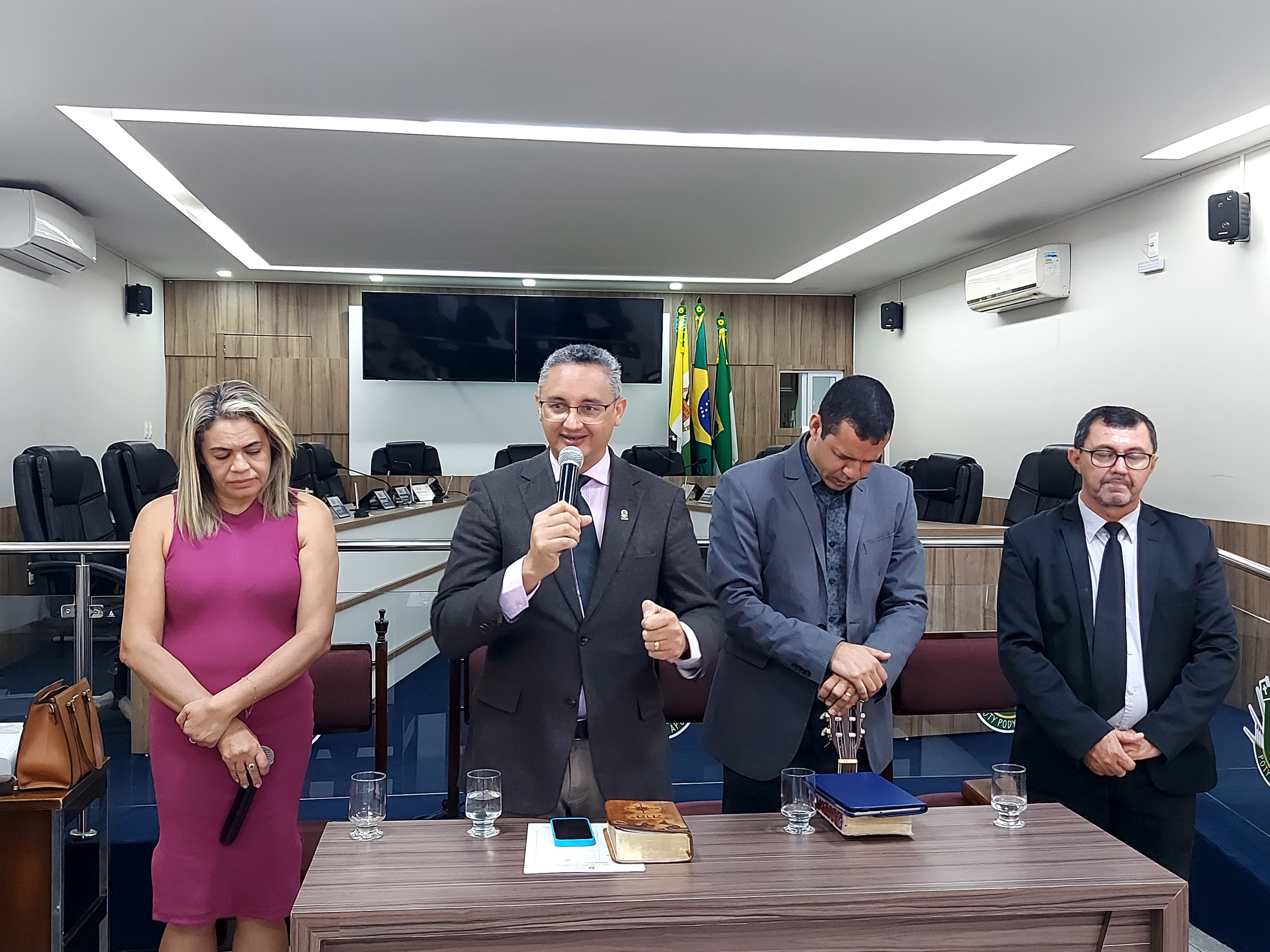 A Câmara Municipal de Apodi, através do Culto da Frente Parlamentar Evangélica na manhã desta quarta-feira 18).1.jpeg