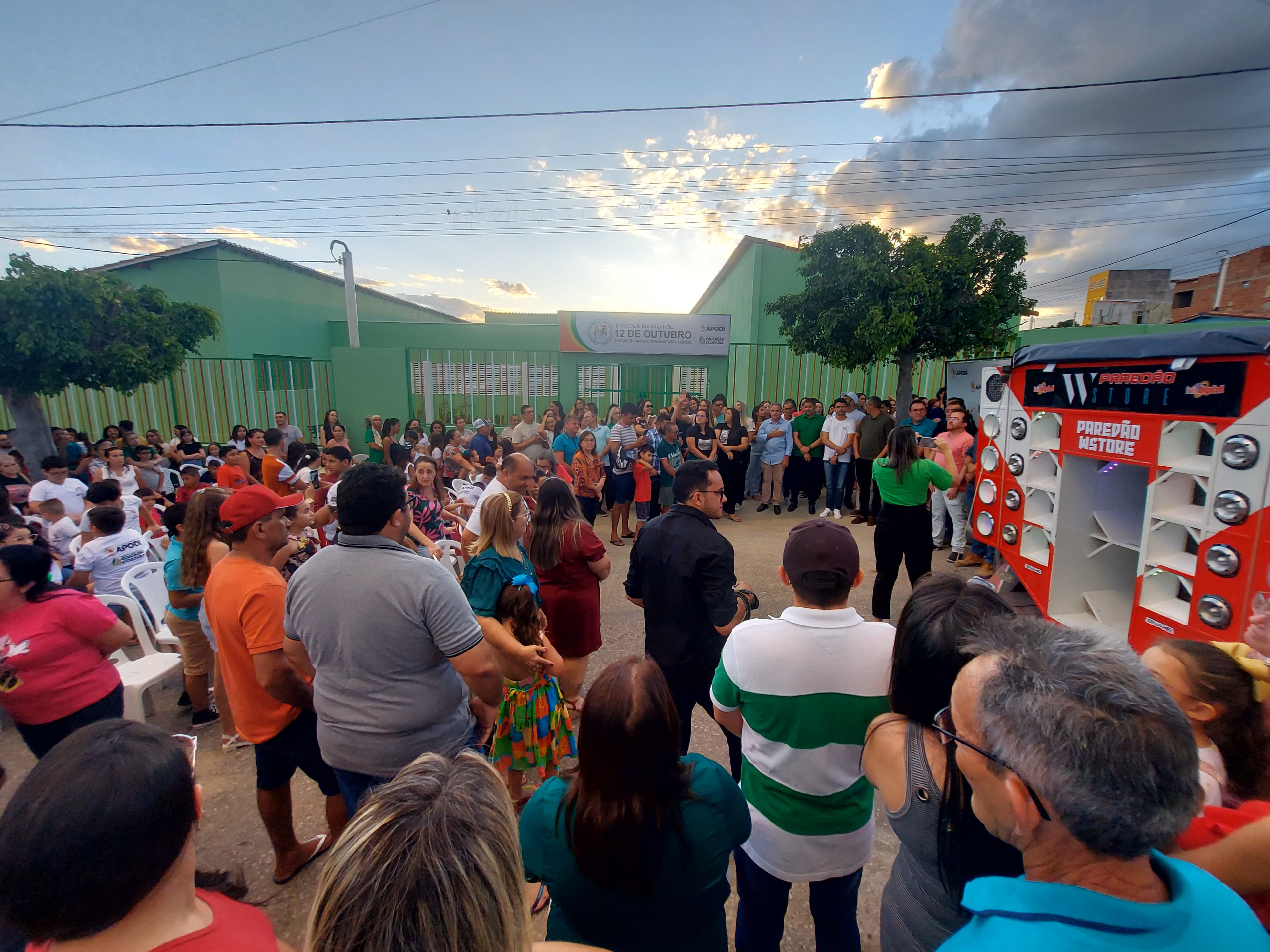 Inauguração da Escola 12 de Outubro 3.jpeg