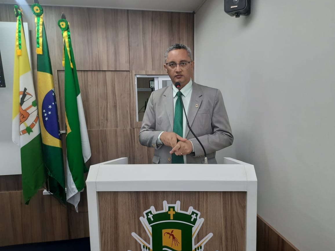 Adailton Targino presta conta do mandato