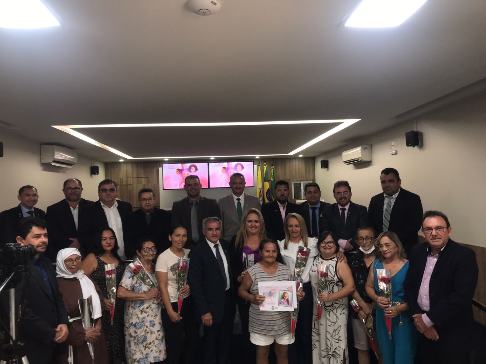 Em Sessão Solene, Câmara de Vereadores homenageia mulheres de Apodi